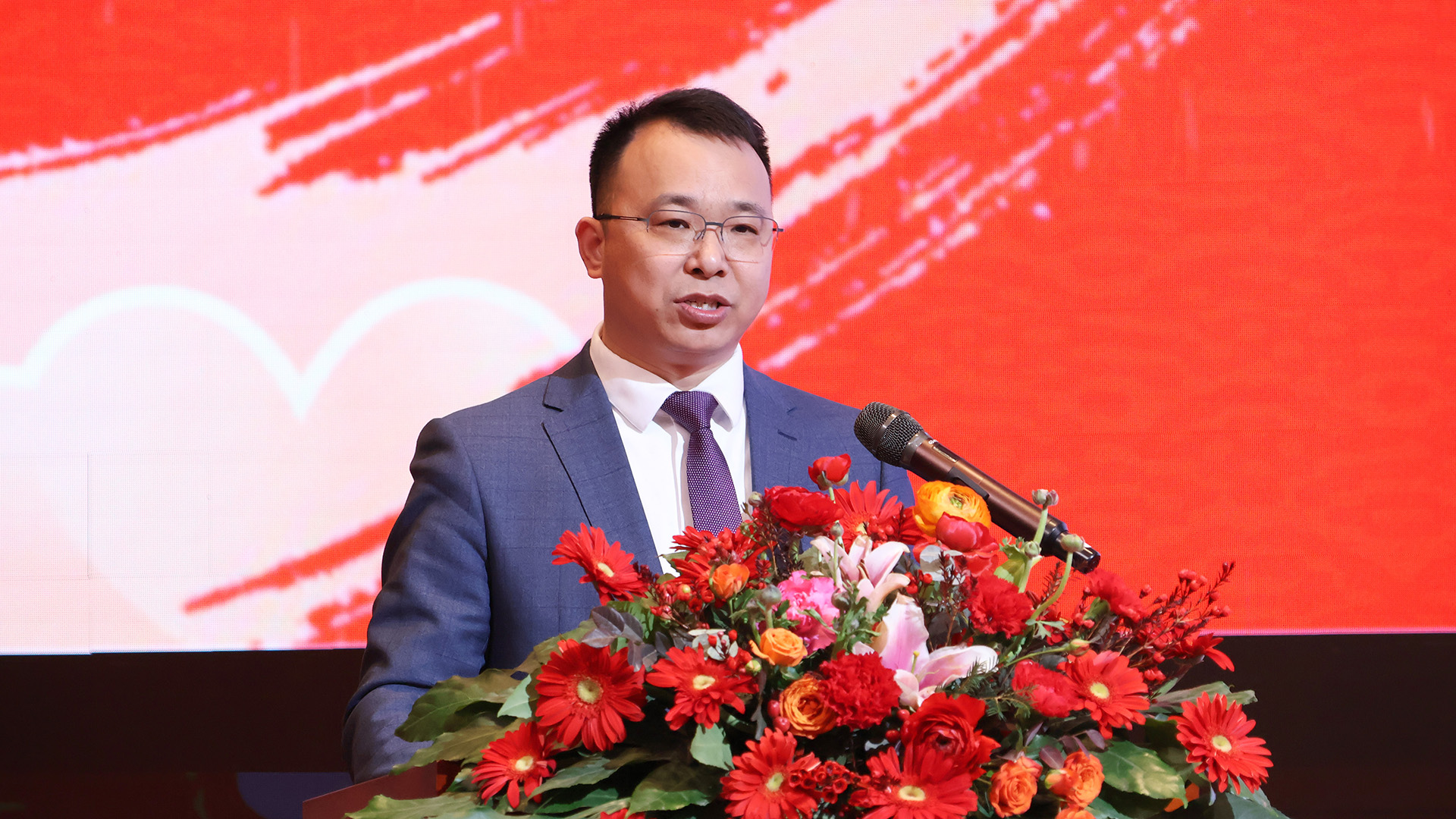 1739781080741069.jpg 唐總發(fā)言.JPG